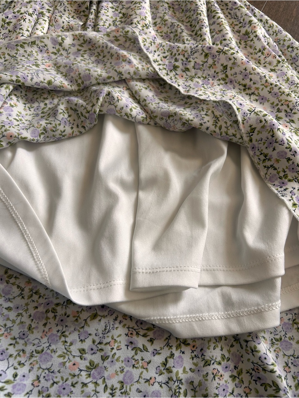 White Floral V-Neck Belted Dress size xs - Picture 4 of 4